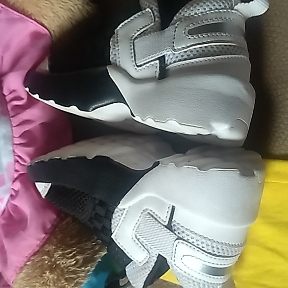 Jordan Trunner Lx (897999-010) - Picture 4 of 6